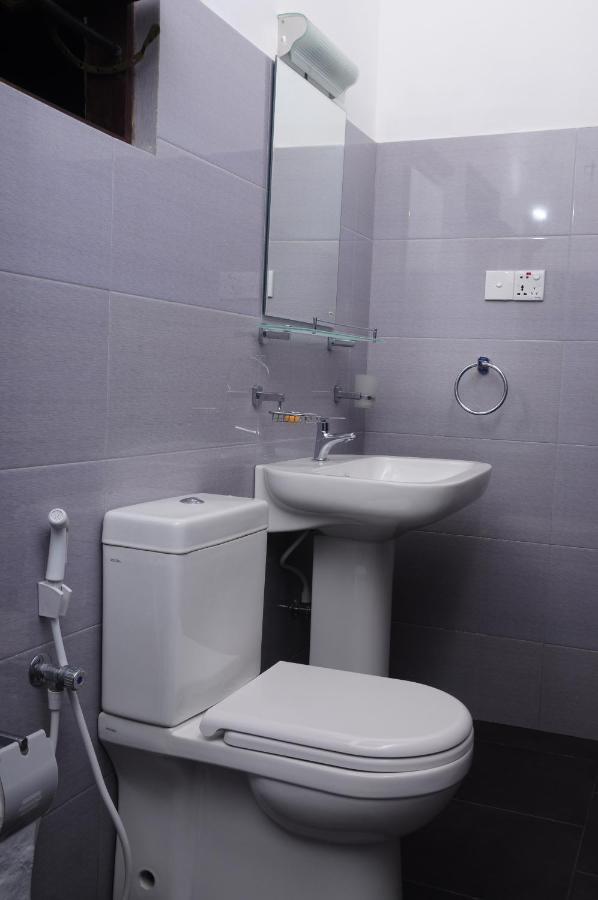 Traveller'S Home Hotel Tissamaharama Room photo